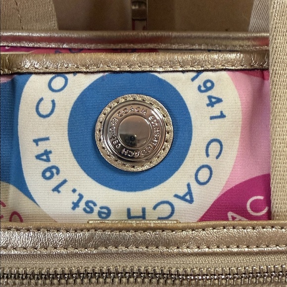 Coach Daisy scarf print purse - Picture 4 of 15